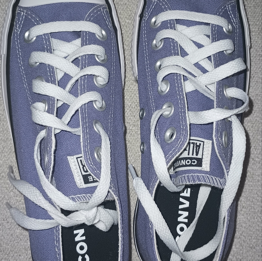 New women's Converse (chuck) Sneakers